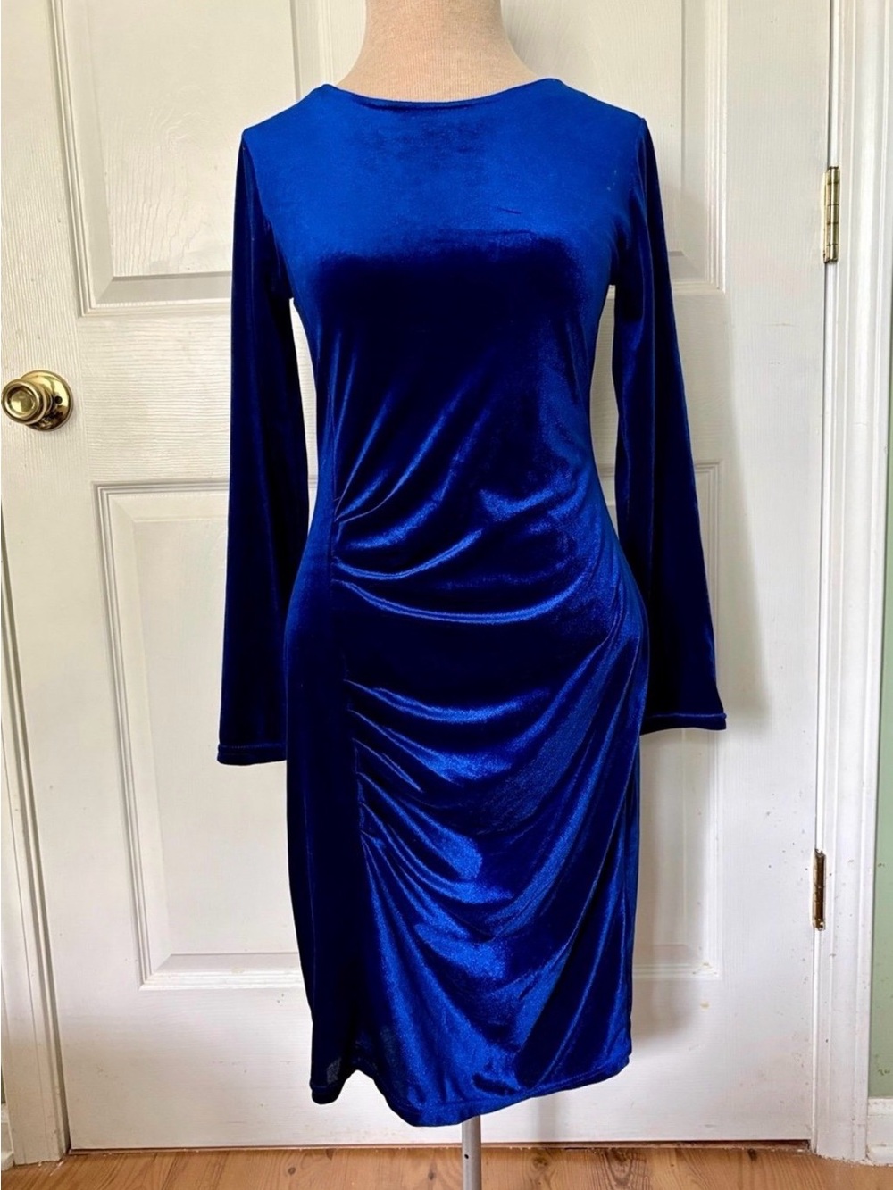 Boutique 9 Royal Blue Velvet Long-Sleeve Sheath Dress